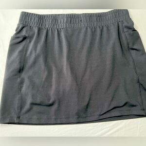 Black Skort